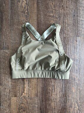 Outdoor Voices Snacks Sports Bra in Tea Tree - Size S